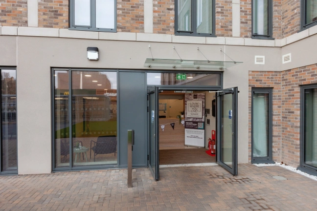 Central Quay Glasgow Front Exterior